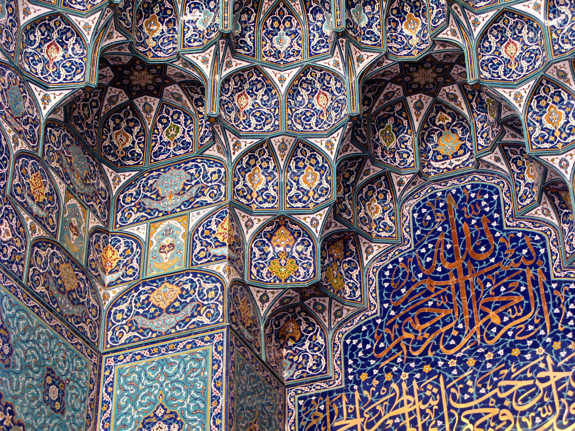 Al Qubrah Mosque in Muscat Oman shutterstock_90447547-min